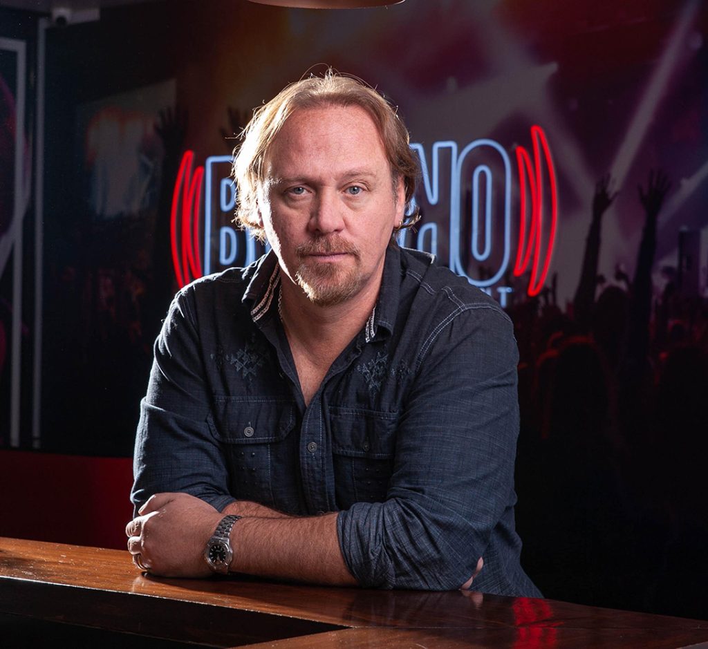 Billboard: destaca a Alfredo Alonso como un influyente de la industria musical