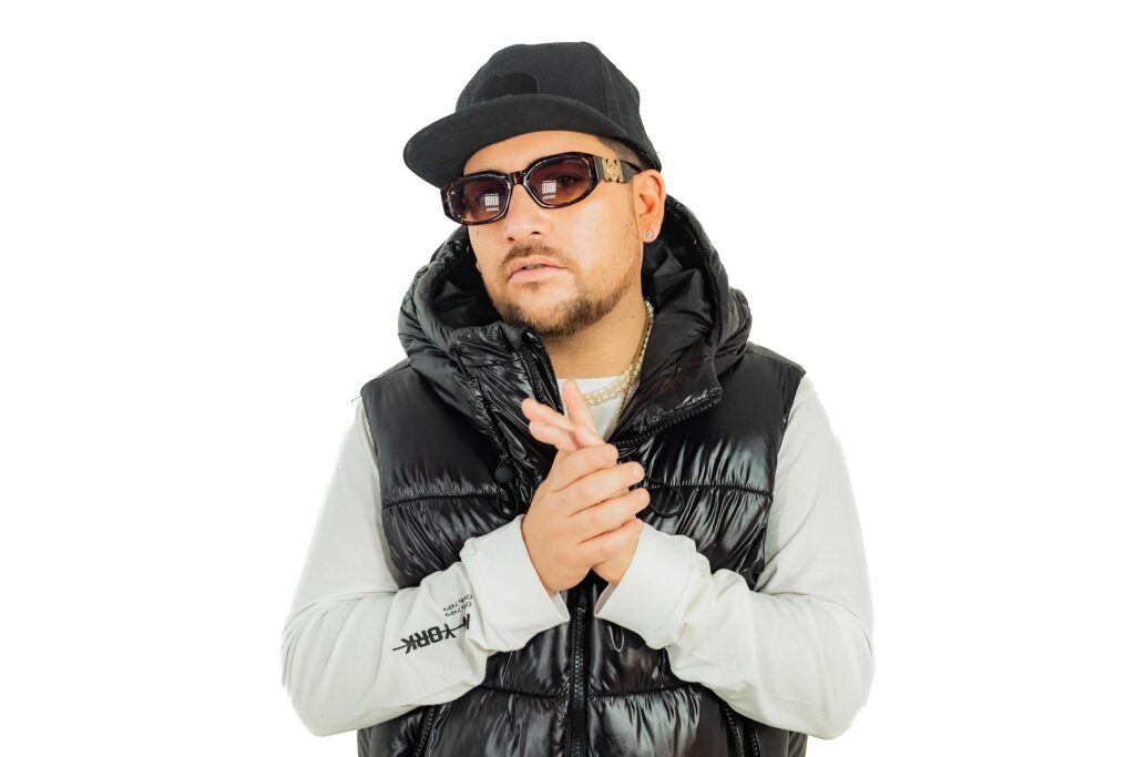 Cestar: celebra 16 años de carrera junto a Stailok, Quique Neira, Flor de Rap, entre otros.