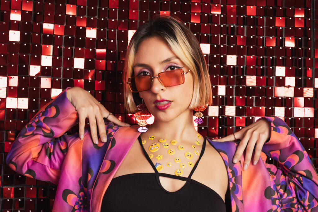 FRAN MAZU ESTRENA EL VIDEOCLIP OFICIAL DE “ANTISOCIAL”
