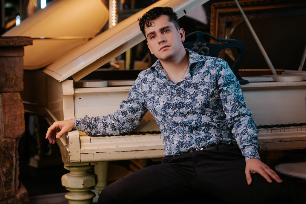 “Qué le vamos a hacer”: Nico Ruiz sigue agotando conciertos y ahora estrena su nueva canción de amor