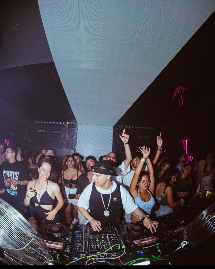 Pablito Pesadilla conquistó España con su perreo y desata la locura en Ibiza la capital mundial de los DJ’S