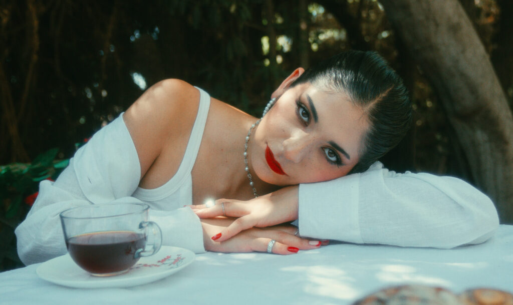 Pau Alvana presenta su EP debut “Estaciones”